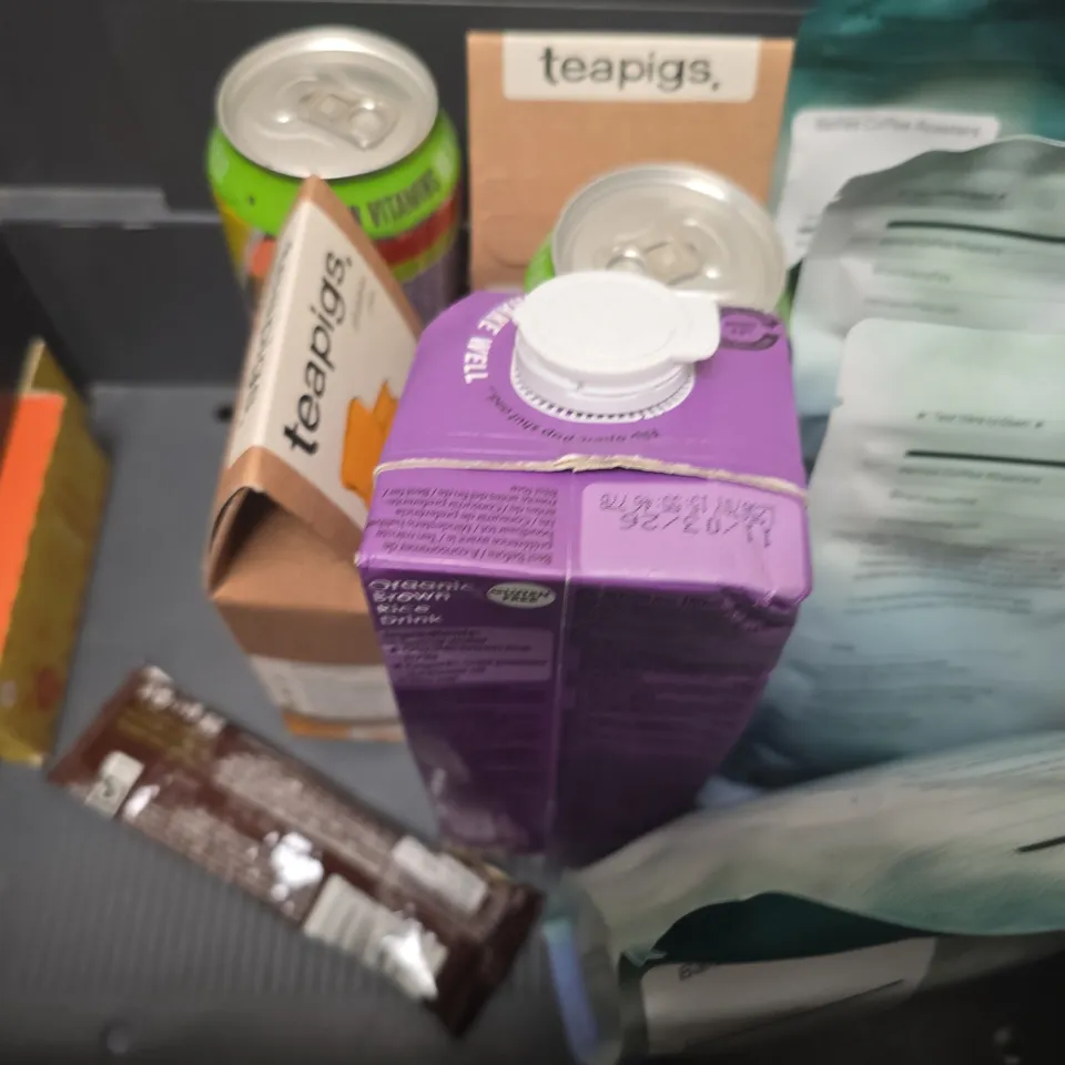 APPROXIMATELY 10 ASSORTED FOOD & DRINK ITEMS TO INCLUDE - HUEL CHOCOLATE , VIMTO ENERGY , COFFEE HOUSE BLEND ETC