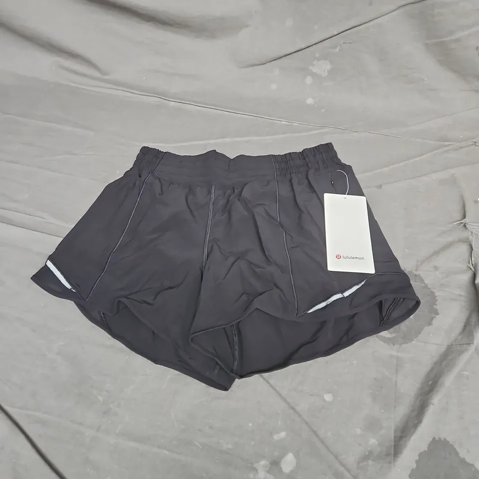 LULULEMON HOTTY HOT HR SHORT 4" LINED IN BLACK SIZE 8
