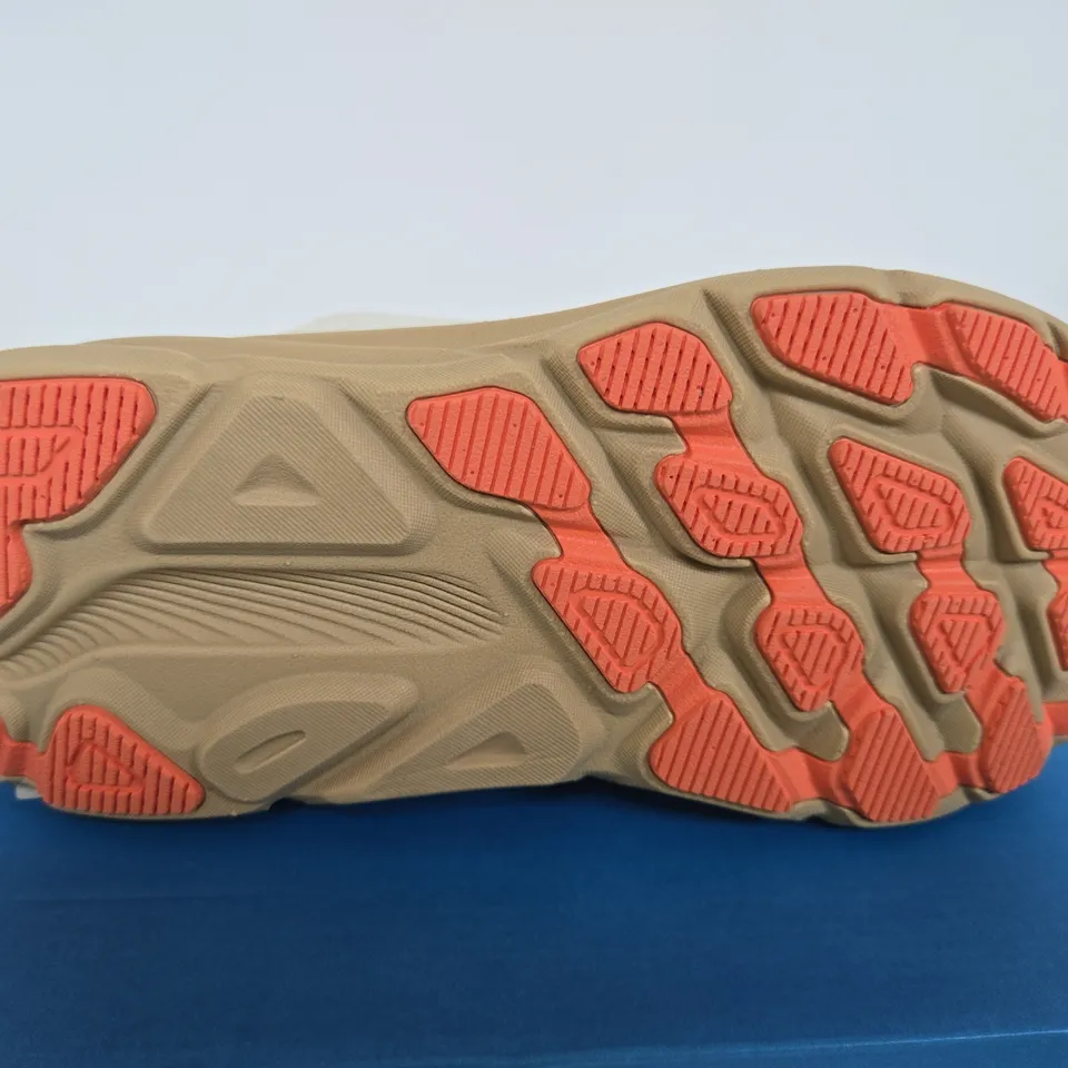HOKA CLIFTONS 9 GTX SIZE UK 4