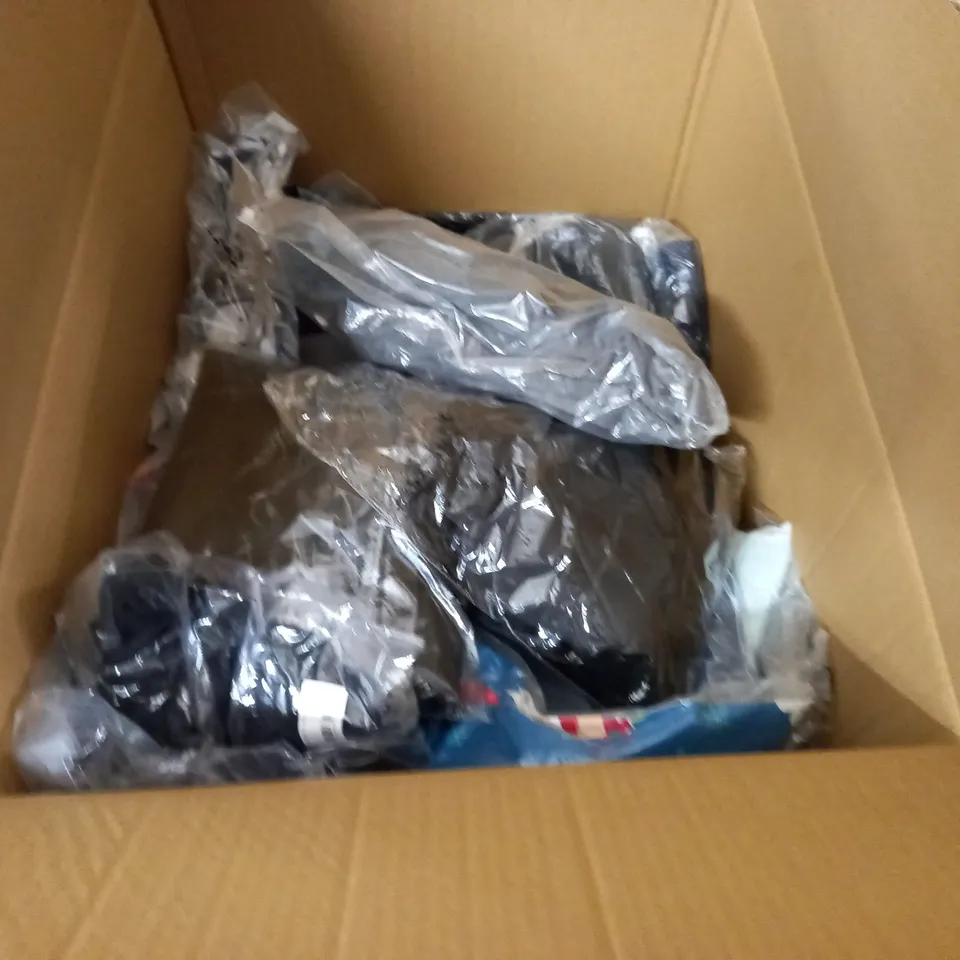 LARGE QUANTITY OF ASSORTED BAGGED CLOTHING ITEMS 