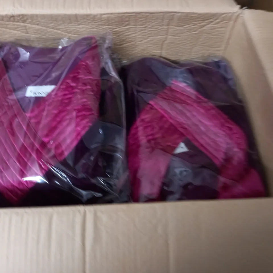 LOT OF 14 ASSORTED AS NEW CLOTHING ITEMS 
