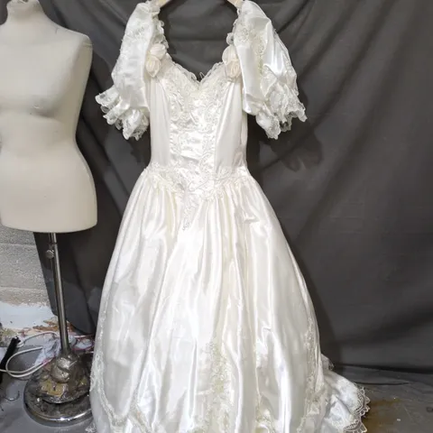 IVORY SATIN WEDDING DRESS WITH LACE BODICE AND PUFF SLEEVES SIZE 12 