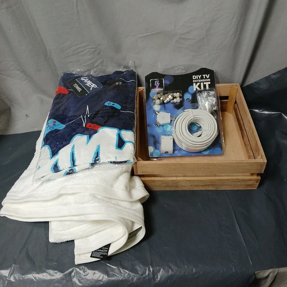 BOX OF APPROXIMATELY 15 ASSORTED HOUSEHOLD ITEMS TO INCLUDE WOODEN BOX TRAY, DIY TV EXTENSION KIT, GAMER TOWEL ETC