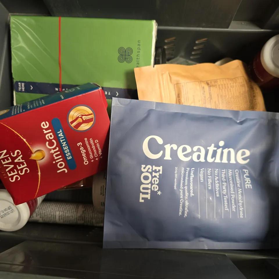 APPROXIMATELY 15 ASSORTED VITAMIN/HEALTH AID PRODUCTS TO INCLUDE FREE SOUL CREATINE, HEIGHTS MAGNESIUM, ANKHWAY MUSHROOM GUMMIES, ETC - COLLECTION ONLY