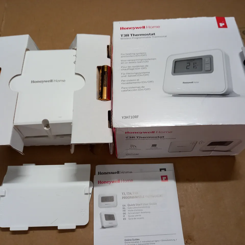 BOXED HONEYWELL HOME T3R WIRELESS PROGRAMMABLE THERMOSTAT - Y3H710RF