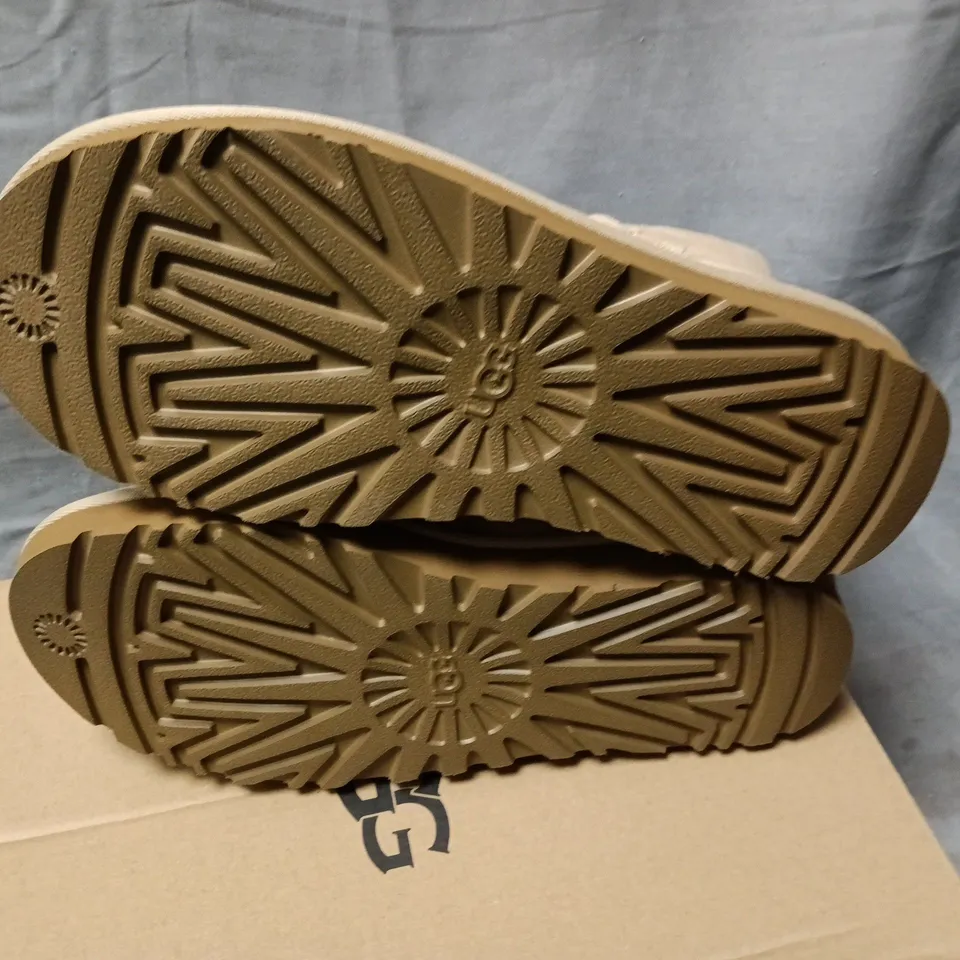 BOXED UGG CLASSIC MINI II BOOTS – WOMEN'S BEIGE SUEDE, UK 4 (US 6)