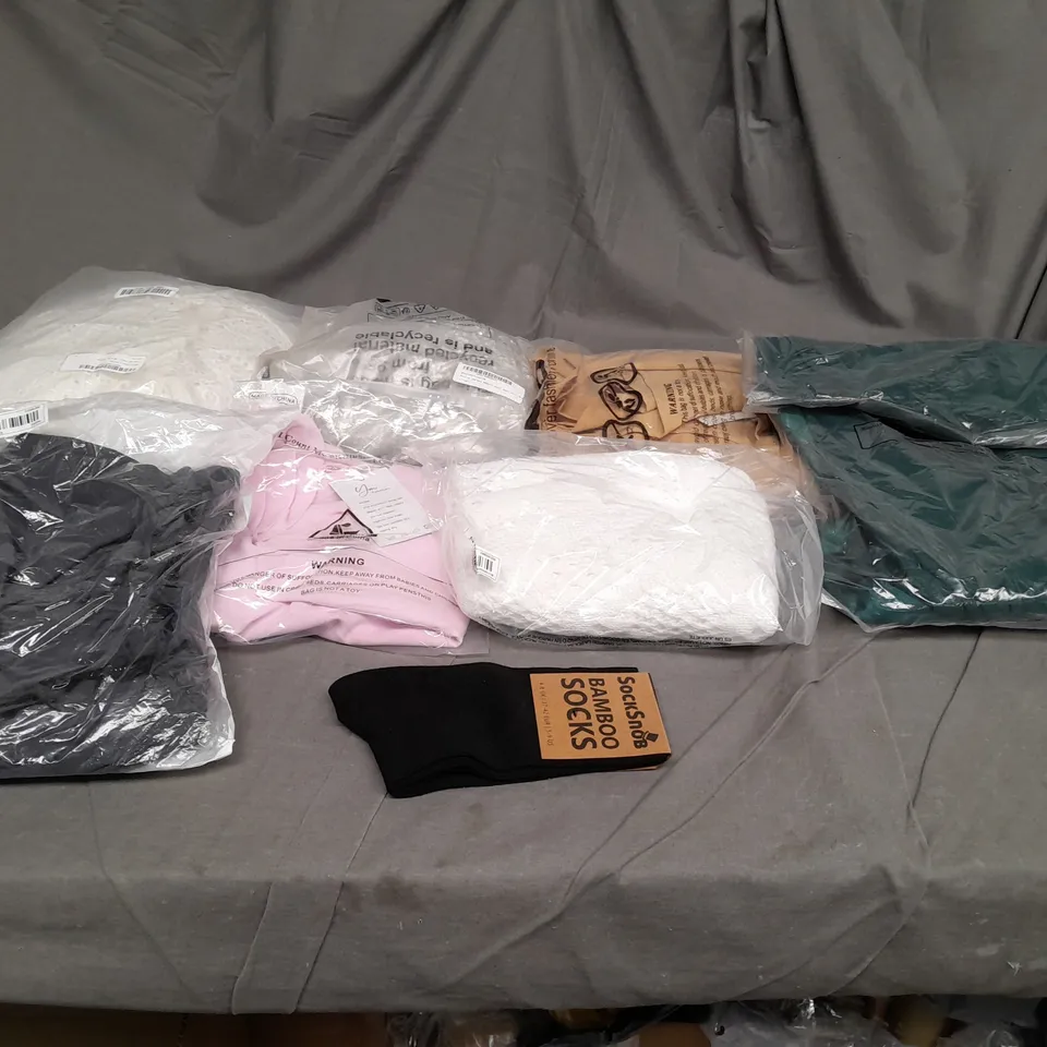 BOX TO CONTAIN APPROX 12 X ASSORTED ITEMS OF CLOTHING INCLUDES; DRESSES, PANTS, SOCKS ETC 