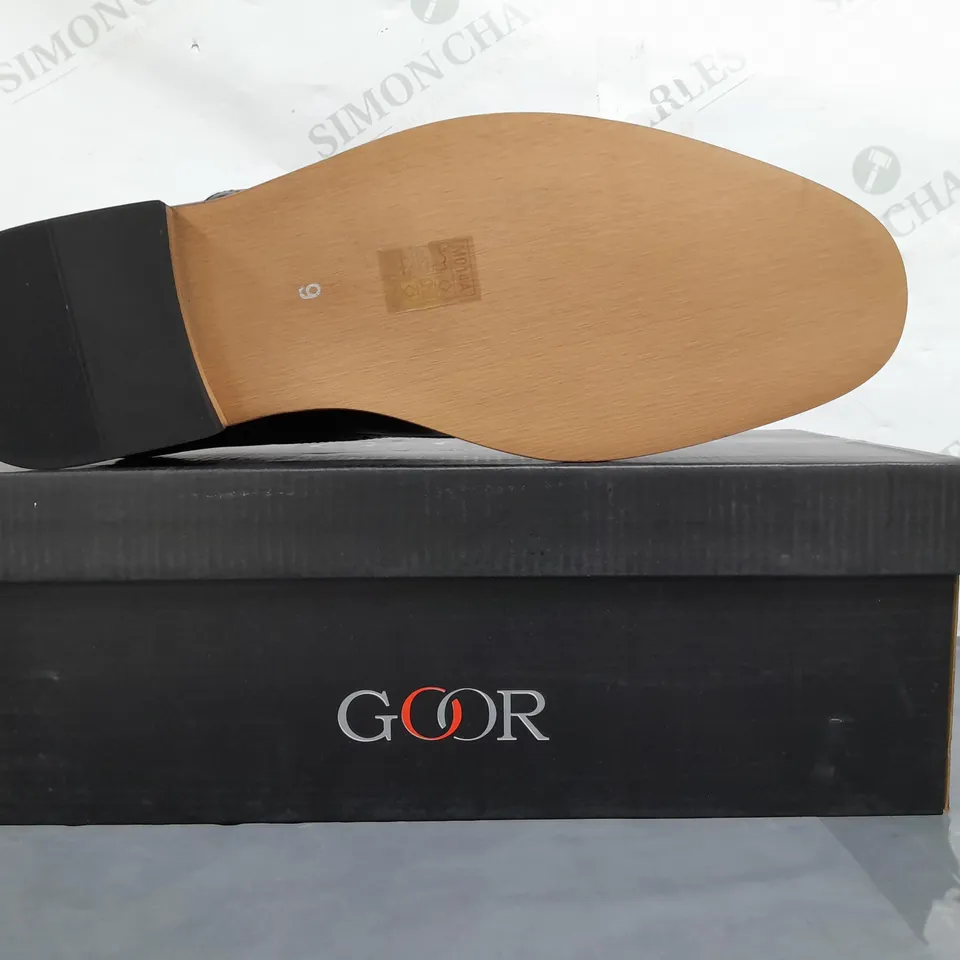 BOXED PAIR OF GOOR LACE UP SHOES IN BLACK SIZE 9