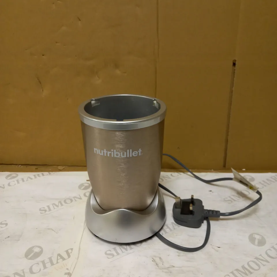 NUTRIBULLET NBLP9 900W BLENDER CHAMPAGNE MULTI-FUNCTION COLD BEVERAGE SMOOTHIE MAKER- 2 CUP SIZES AND STAY FRESH LID