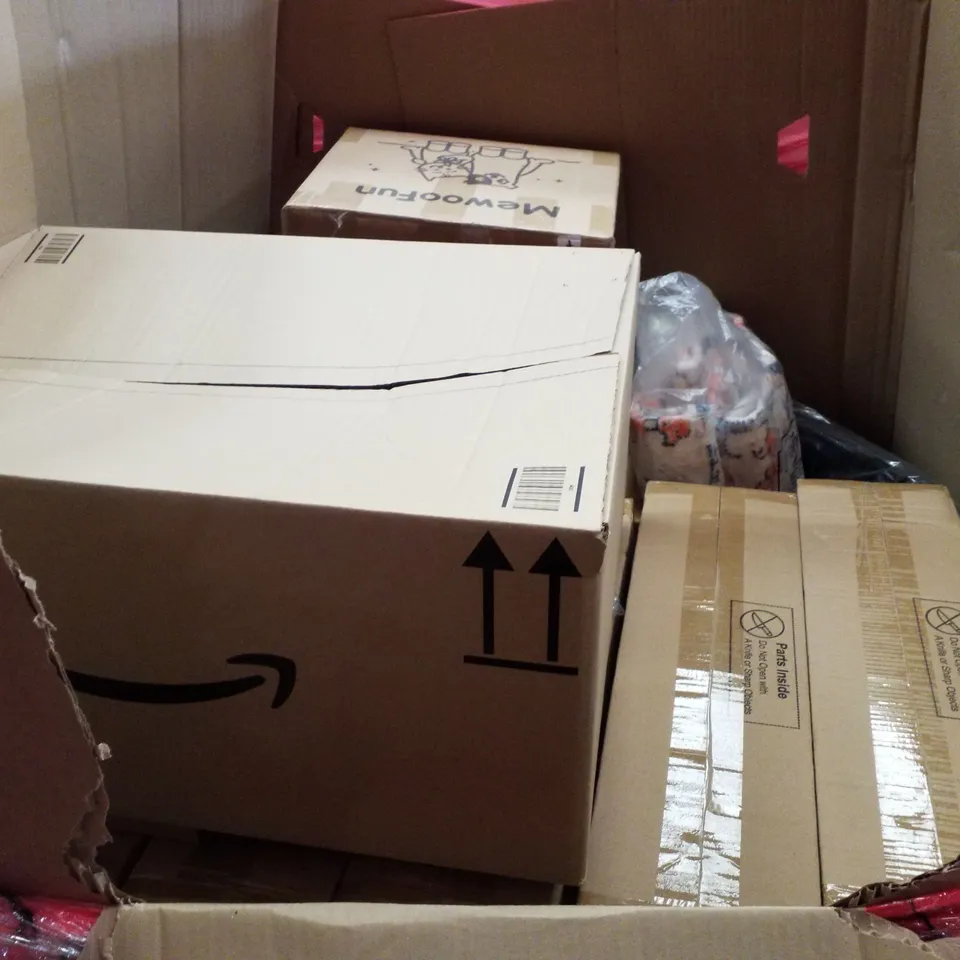PALLET CONTAINING ASSORTED PRODUCTS INCLUDING DOUBLE BASKET AIR FRYER, WOK PAN, BAR TABLE & WIFI AIR PURIFIER 