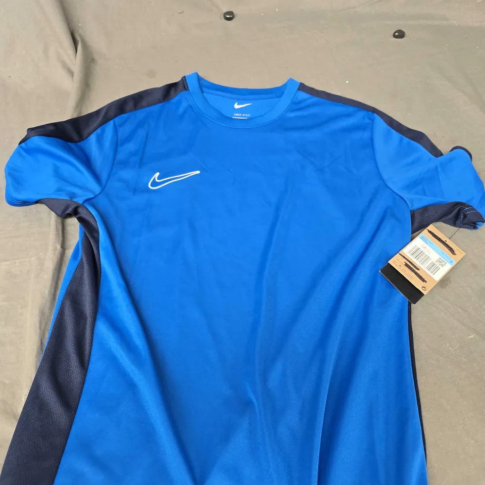 NIKE DRI-FIT MENS TRAINING TOP - M
