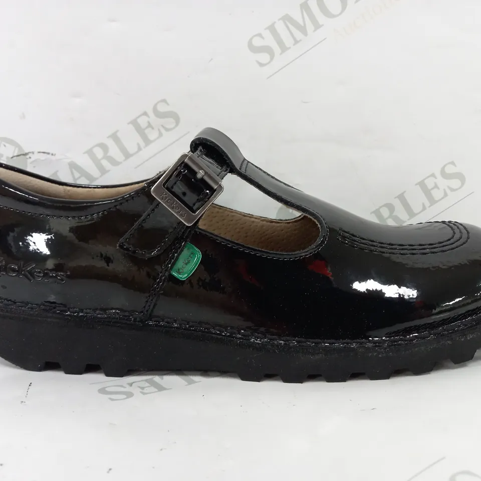 KICKERS SHINNY BUCKLE SHOES - EU 39