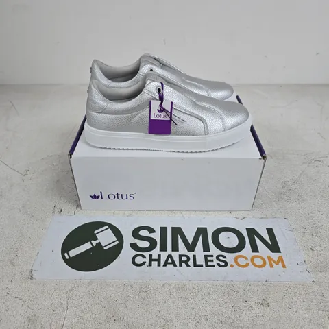 BOXED PAIR OF LOTUS LEON SHOES IN SILVER COLOUR - EU 39