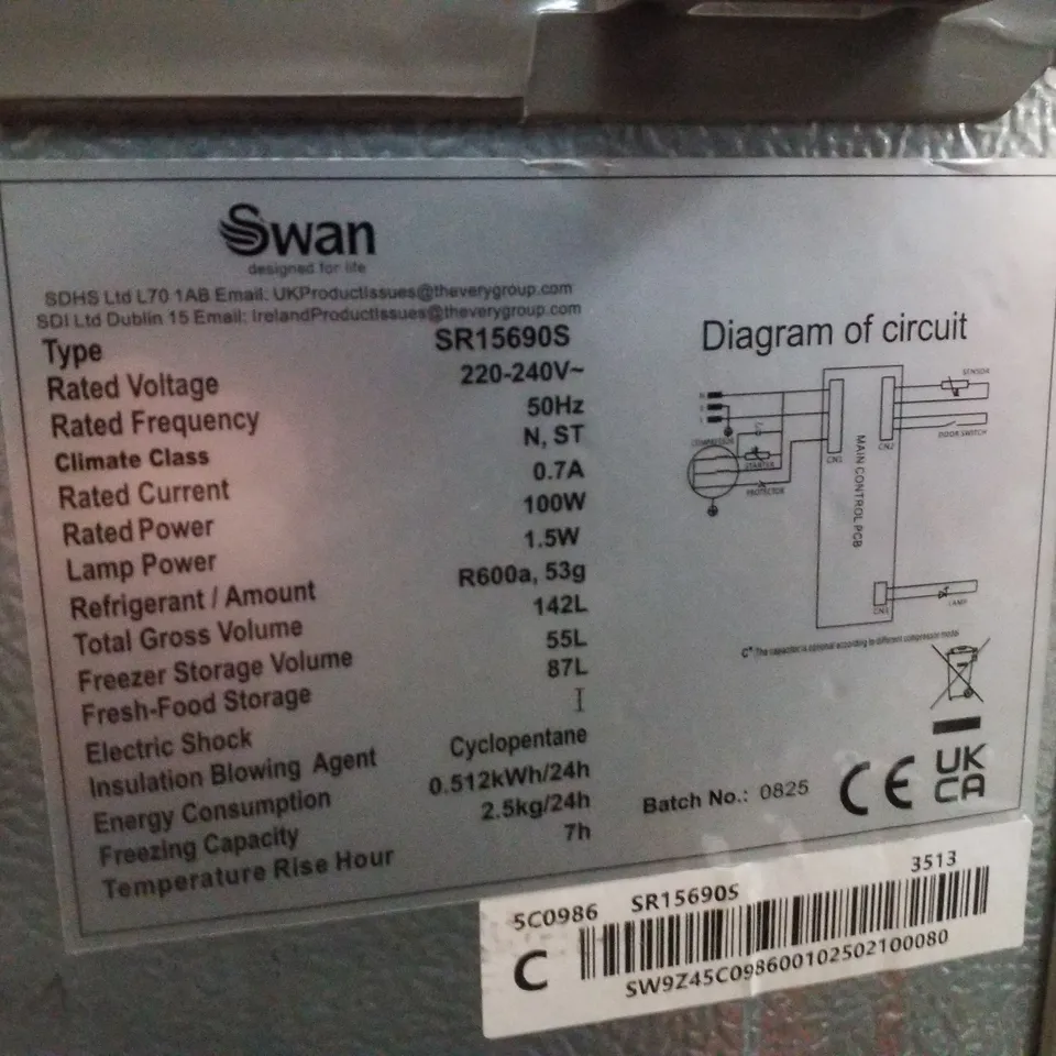 SWAN SR15690S 48CM WIDE, 50/50 SPLIT FRIDGE FREEZER - SILVER