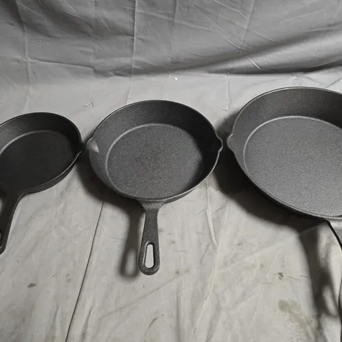SET OF 3 CAST IRON FRYING PANS