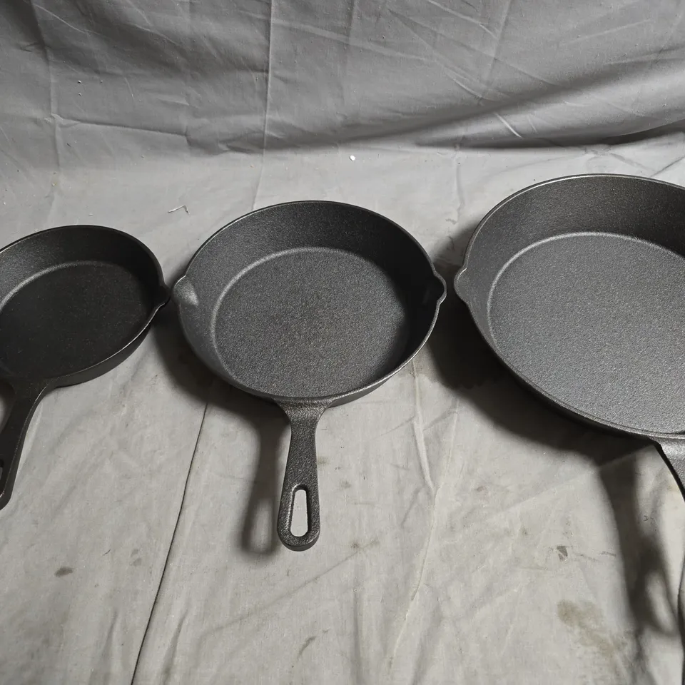 SET OF 3 CAST IRON FRYING PANS