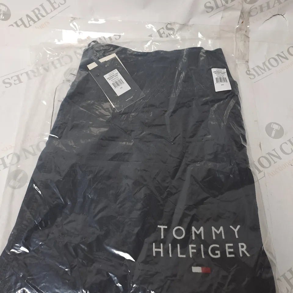 TOMMY HILFIGER SHORTS SIZE M