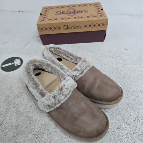 SKECHERS SLIPPERS – BROWN FAUX-FUR LINED UK 8