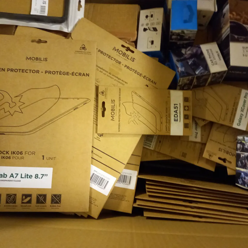 BOX OF APPROX. 40 ASSORTED ITEMS TO INCLUDE -  GALAXY TAB A7 LITE , CAR PHONE UNIVERSAL KIT , MOBILIS RUGGED CASE ETC