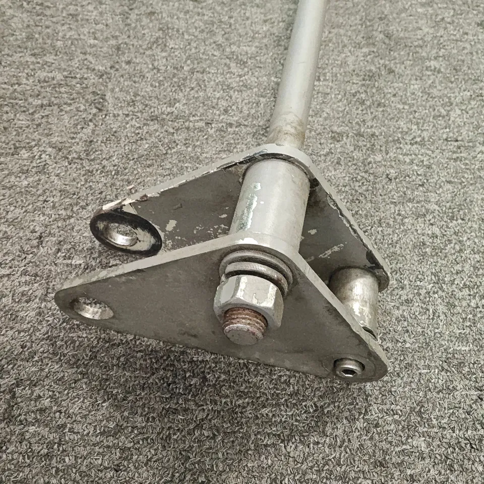 ADJUSTABLE MOUNTING POLE WITH BASE CLAMP – INDUSTRIAL HARDWARE COMPONENT 