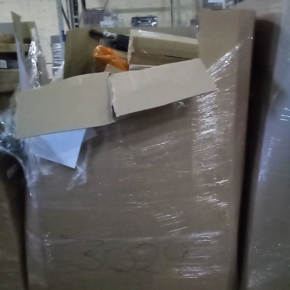 PALLET OF ASSORTED ITEMS INCLUDING POLAR RECOVERY TUB, MULTIFUNCTIONAL RICE COOKER, 33CM STAINLESS STEEL WOK SET, POP UP TENT, AIR FRYER
