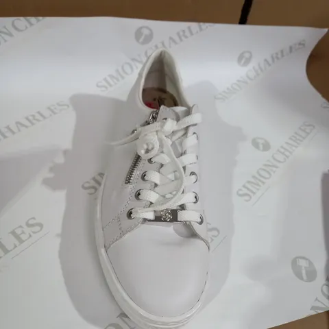 RIEKER SIDE ZIP WHITE TRAINER SIZE 6 
