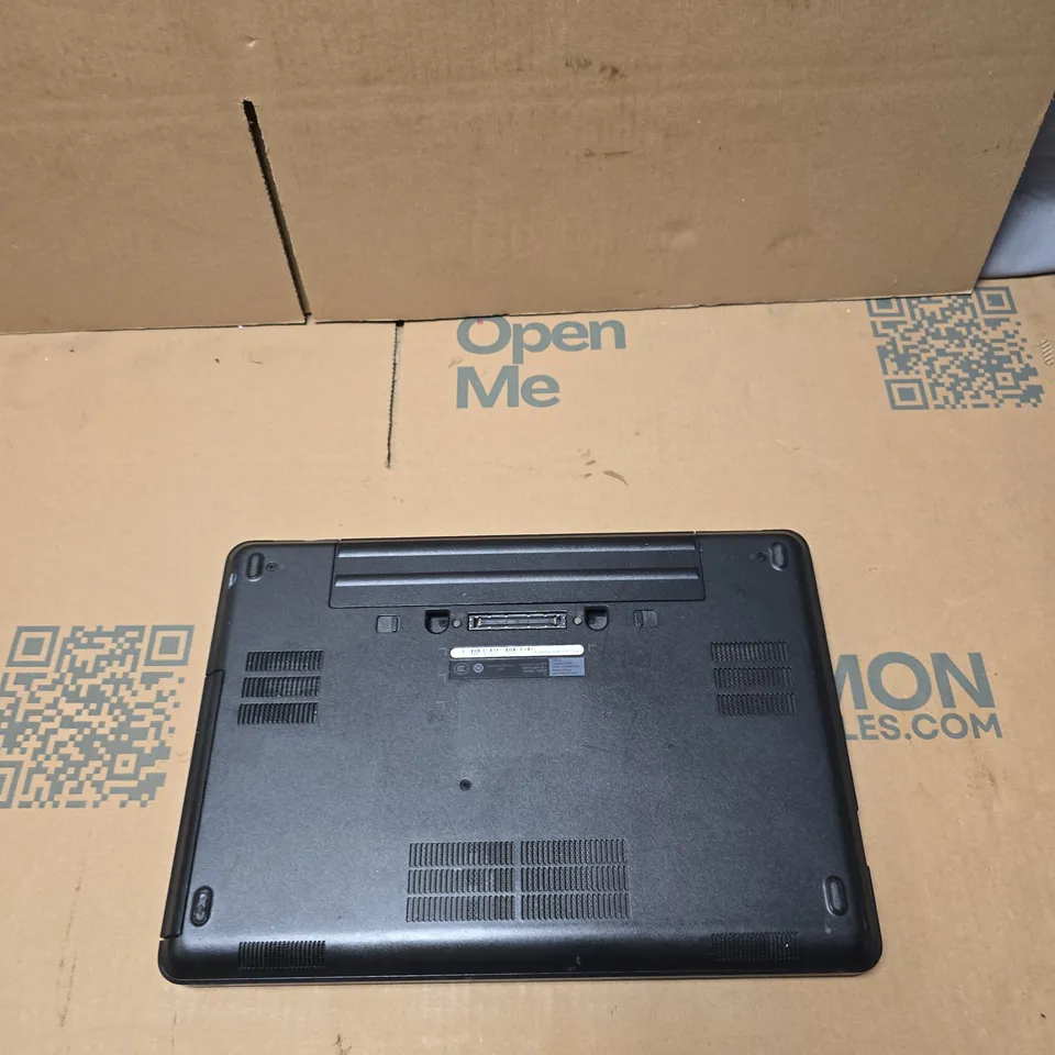 DELL LATITUDE E5440 LAPTOP – I3-4030U, 4GB RAM, 500GB HDD, 14-INCH DISPLAY