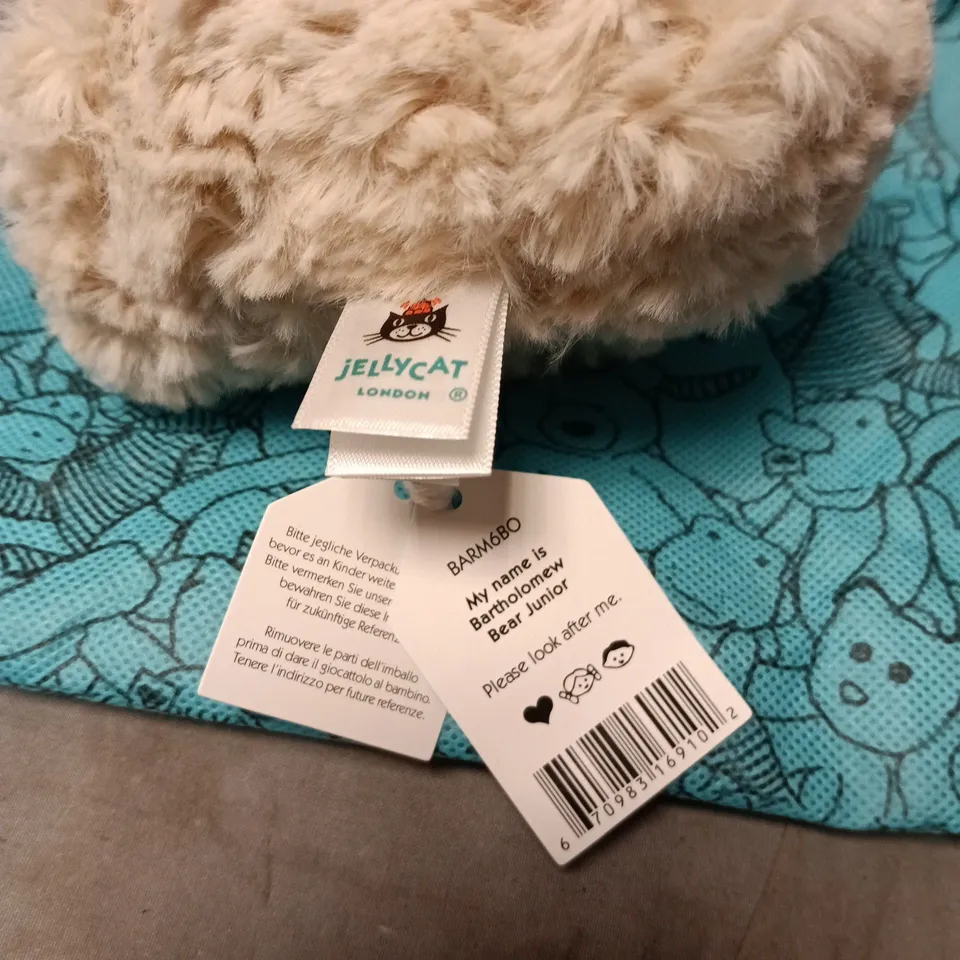 JELLYCAT LONDON BEIGE BEAR PLUSH – WITH TURQUOISE DRAWSTRING BAG