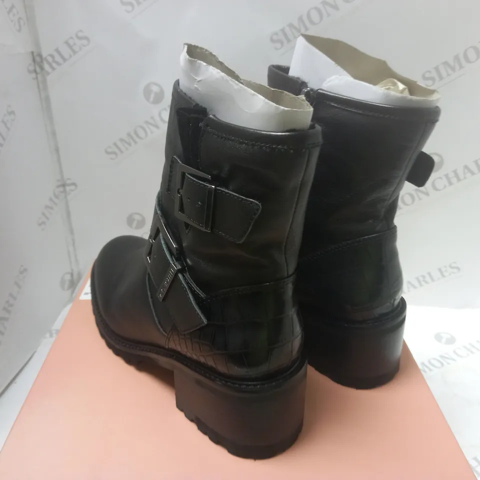 BOXED CORNELIA BLACK LEATHER SHORT BOOT - SIZE 7