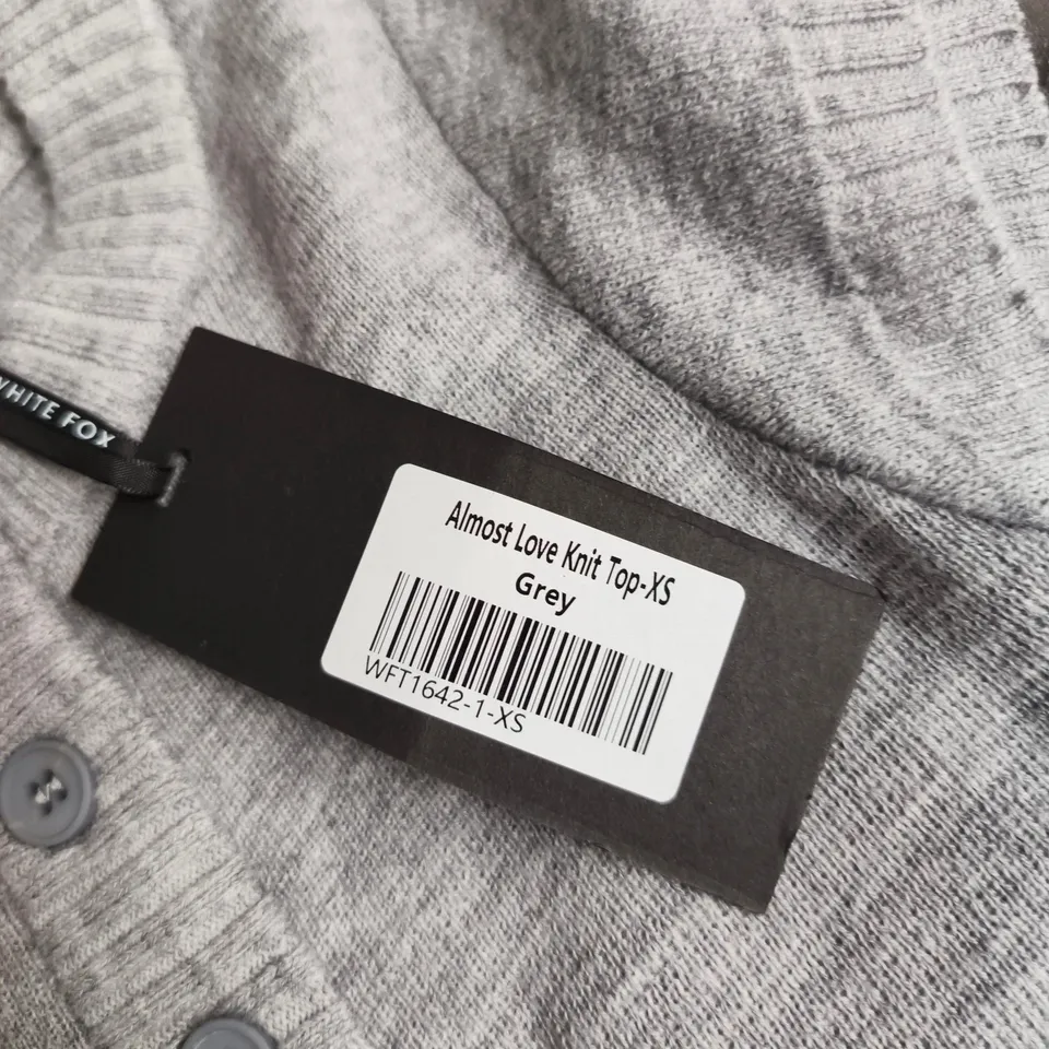 WHITE FOX ALMOST LOVE KNIT TOP GREY - XS