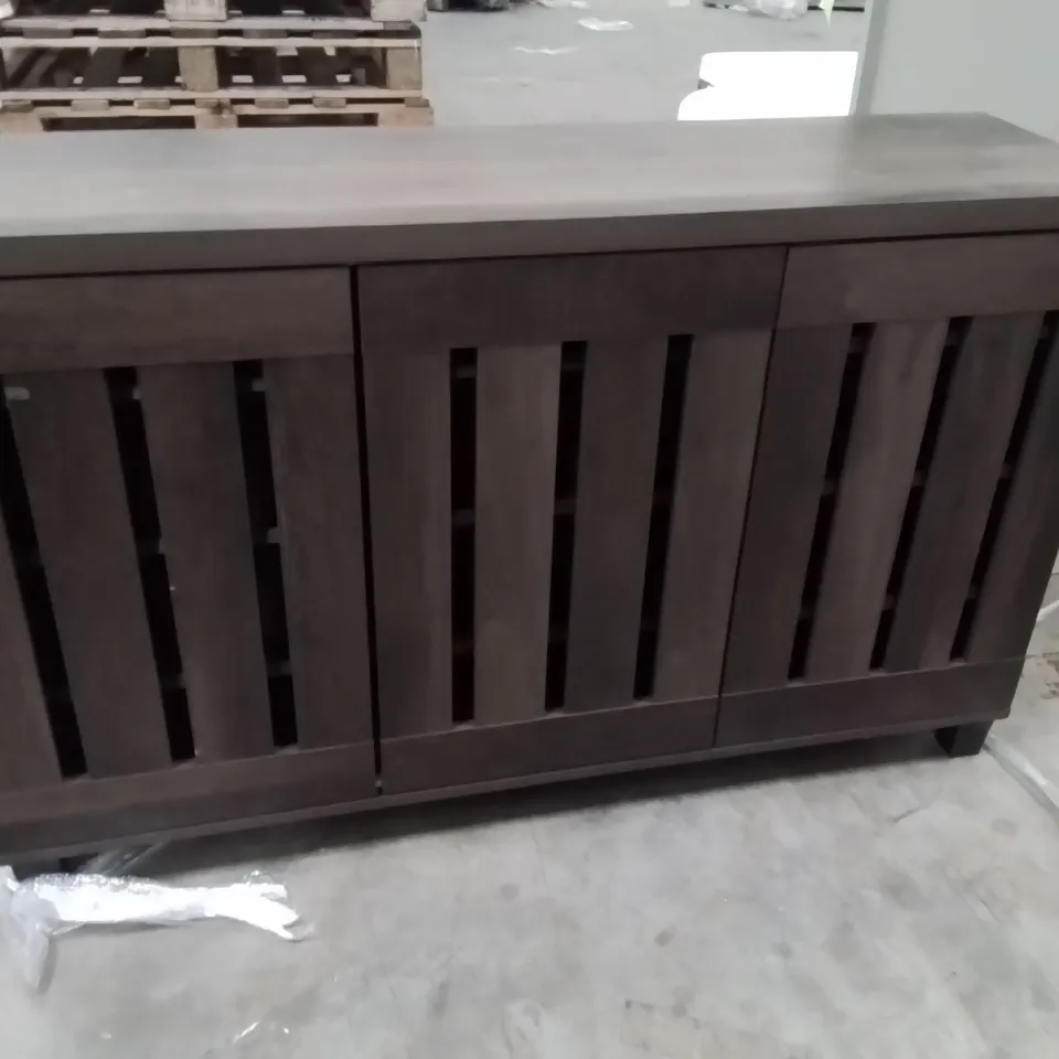 TV CABINET WITH 3DOORS