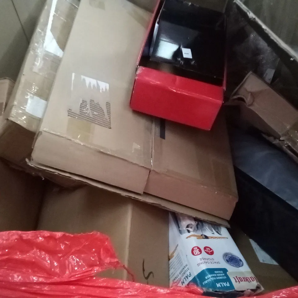 PALLET OF ASSORTED ITEMS INCLUDING TATKRAFT SPACE-SAVING CLOTHES STORAGE, CHILDREN'S TRICYCLE, STAINLESS STEEL FAUCET, 500MM SPIKED ROLLER, KIDS SCOOTER 