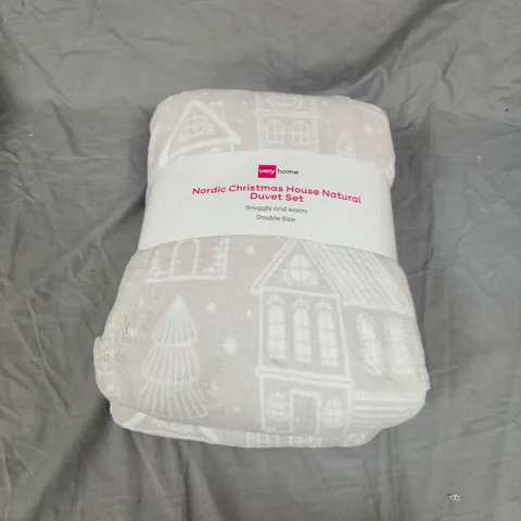 NORDIC CHRISTMAS HOUSE FLEECE DUVET SET - DOUBLE