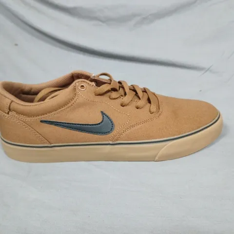 NIKE SB CHRON 2 CNVS SNEAKERS – ALE BROWN/BLACK, UK 10