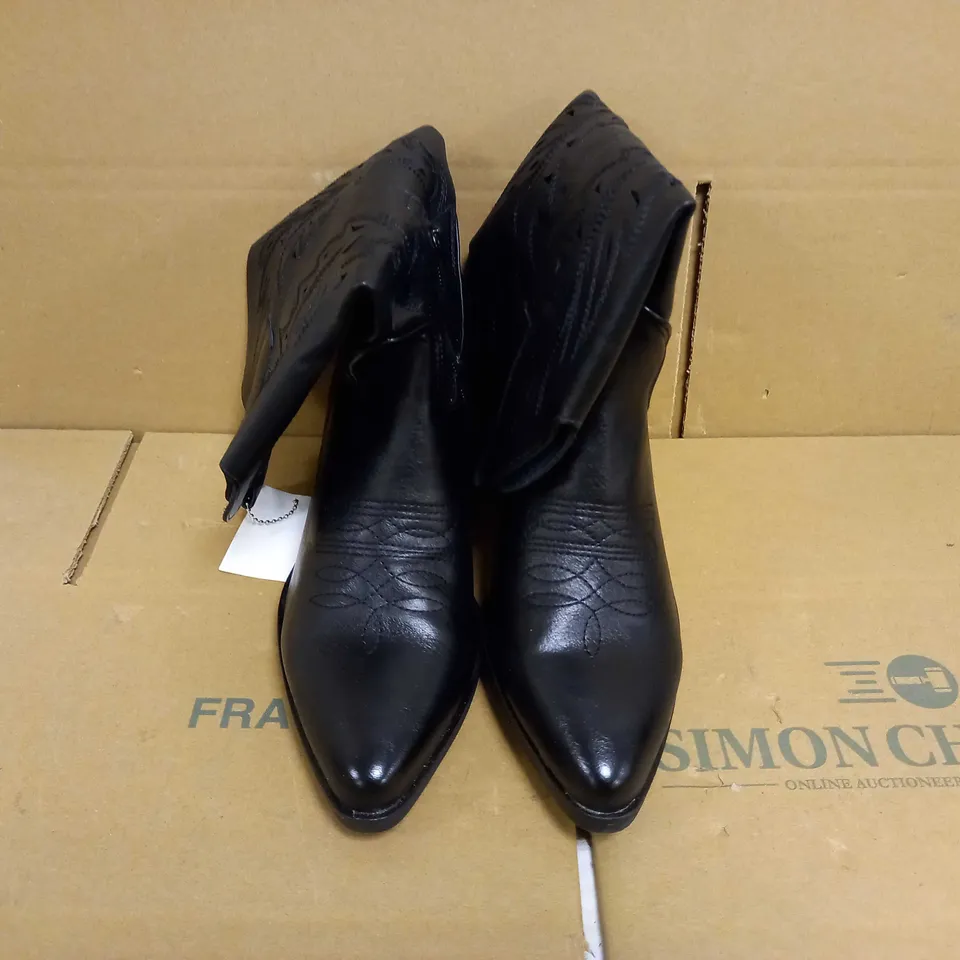 LADIES BLACK COWBOY BOOTS - SIZE 41 EU