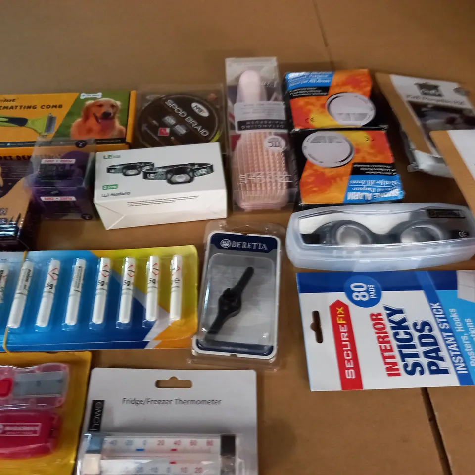 LOT OF ASSORTED HOUSEHOLD ITEMS TO INCLUDE STICKY PADS, SUPER GLUE AND PET COMB