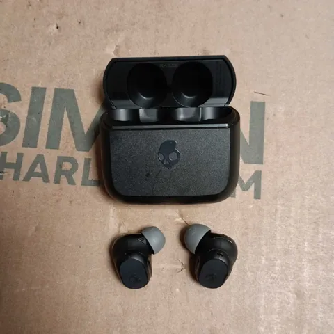 SKULLCANDY MOD TRUE WIRELESS EARBUDS WITH CHARGING CASE – BLACK - UNBOXED 