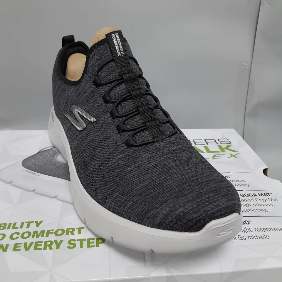 BOXED SKETCHERS GO WALK BLACK SIZE 11