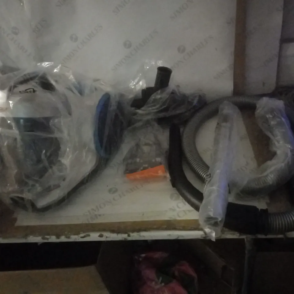 VAX PICKUP PET CYCLONIC BAGLESS VACUUM CLEANER  RRP £99.99