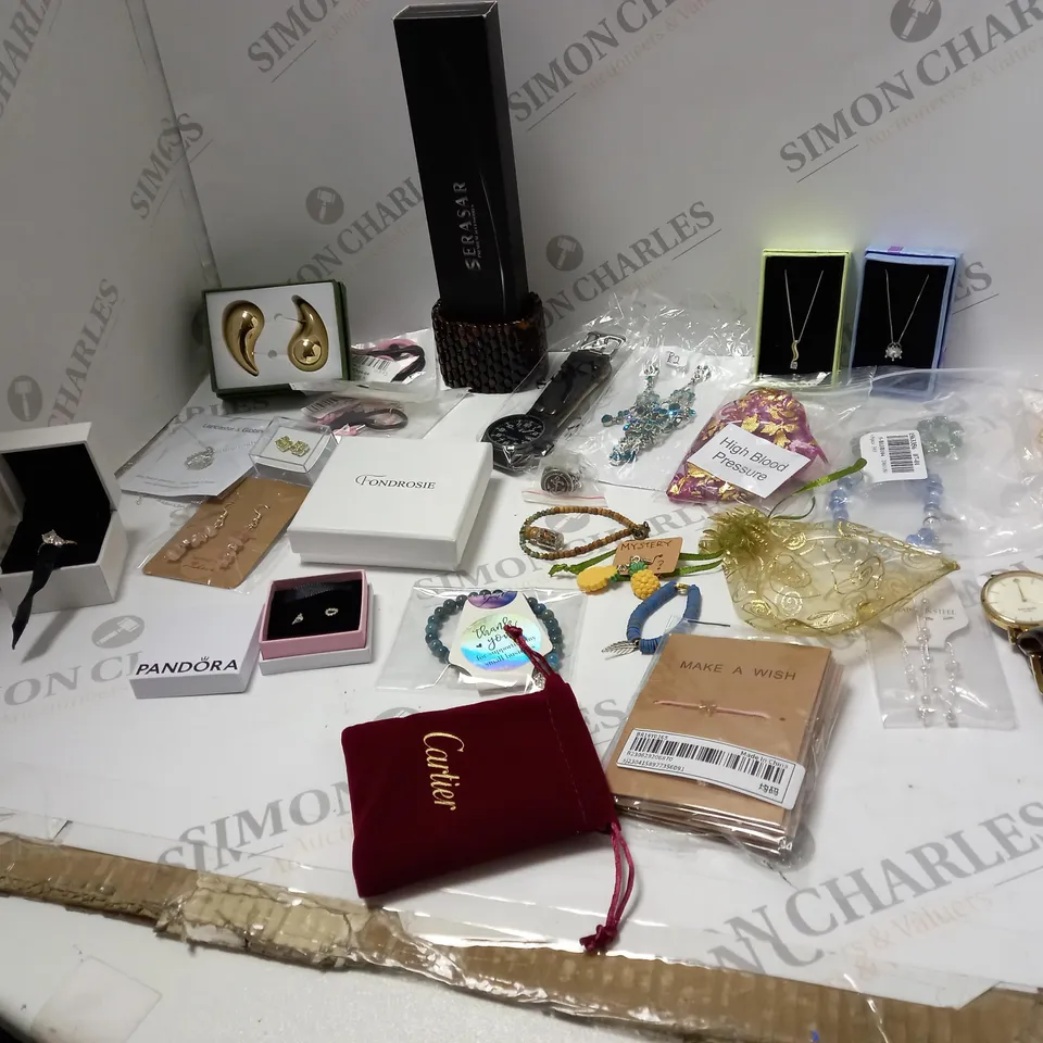 BOX OF JEWELLERY TO INCLUDE WATCHES, BRACLETS AND EARRINGS