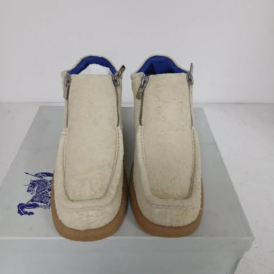 BURBERRY BEIGE SUEDE ZIP BOOTS – UK 7.5 (EUR 41.5)
