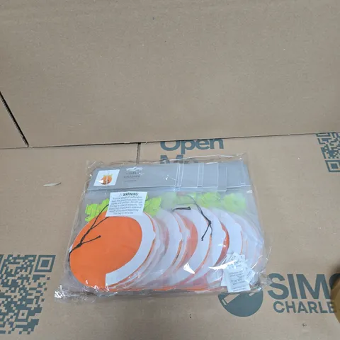 BOX OF APPROXIMATELY 300 GISELA GRAHAM PUMPKIN DECORATIONS