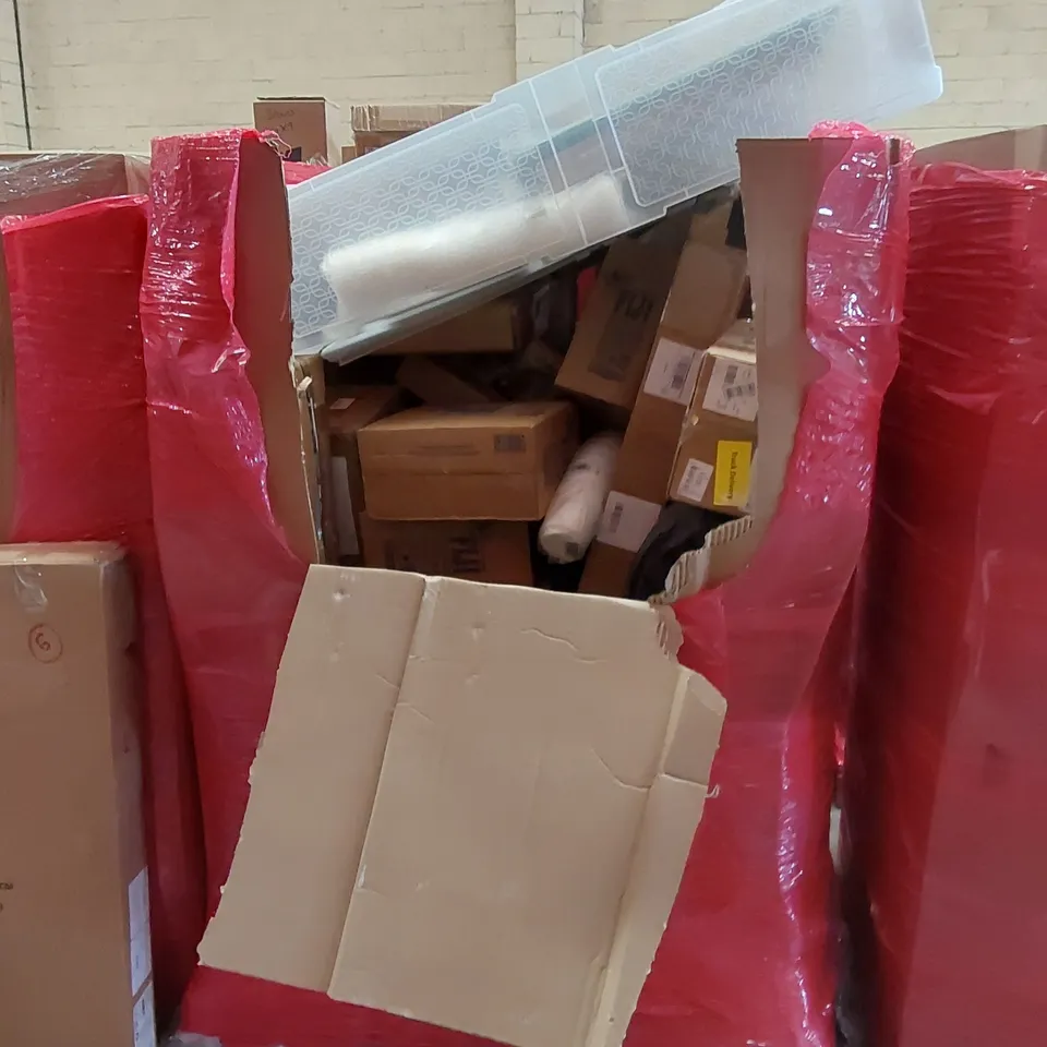 PALLET OF ASSORTED HOUSEHOLD GOODS AND PRODUCTS TO INCLUDE; A LARGE QUANTITY OF FIJI BOTTLED WATER, DESK, BOXED FURNITURE ETC