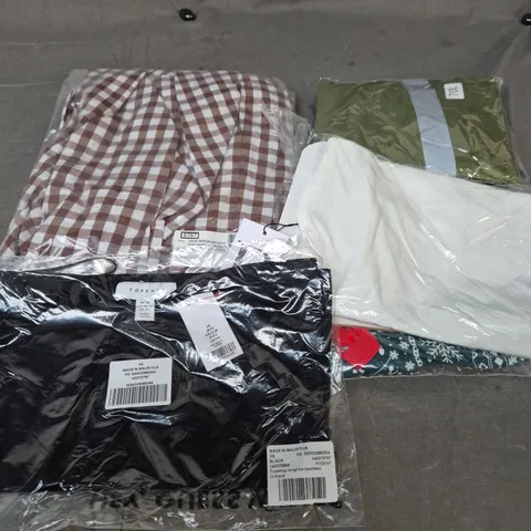 APPROXIMATELY 25 ASSORTED CLOTHING AND FASHION PRODUCTS IN VARIOUS STYLES AND SIZES - COLLECTION ONLY