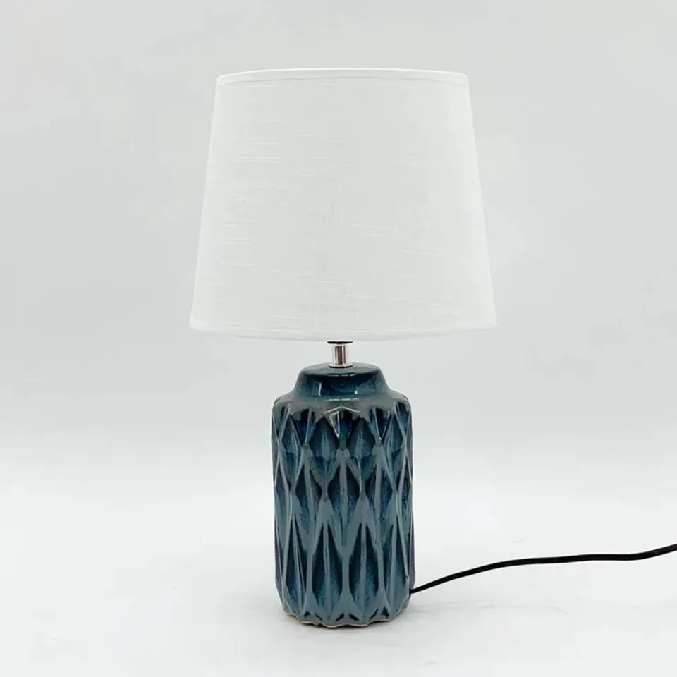 BOXED EALEY 40CM TABLE LAMP 