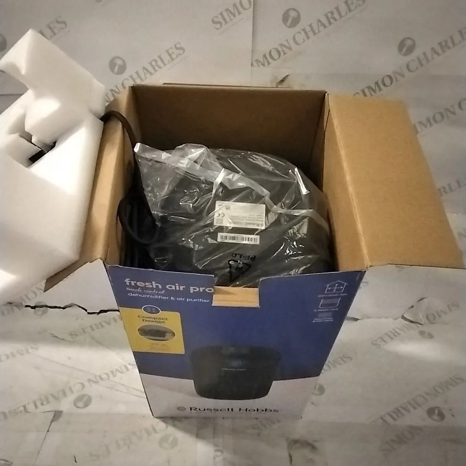 BOXED RUSSELL HOBBS FRESH AIR PRO DEHUMIDIFIER AND AIR PURIFIER 