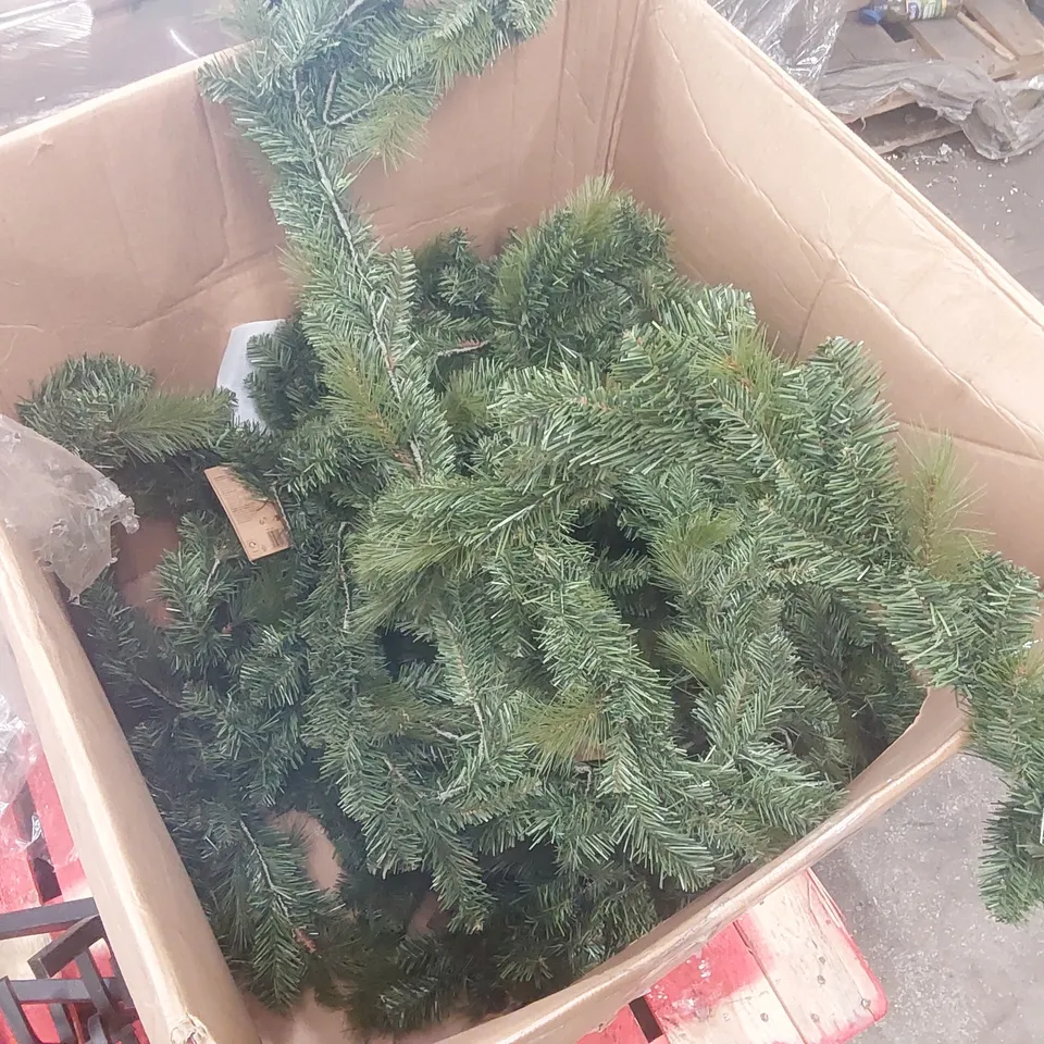 PALLET CONTAINING ASSORTED ITEMS INCLUDING: 9FT EIGER GARLANDS, METAL COAT RACKS, LOG HOLDERS ECT
