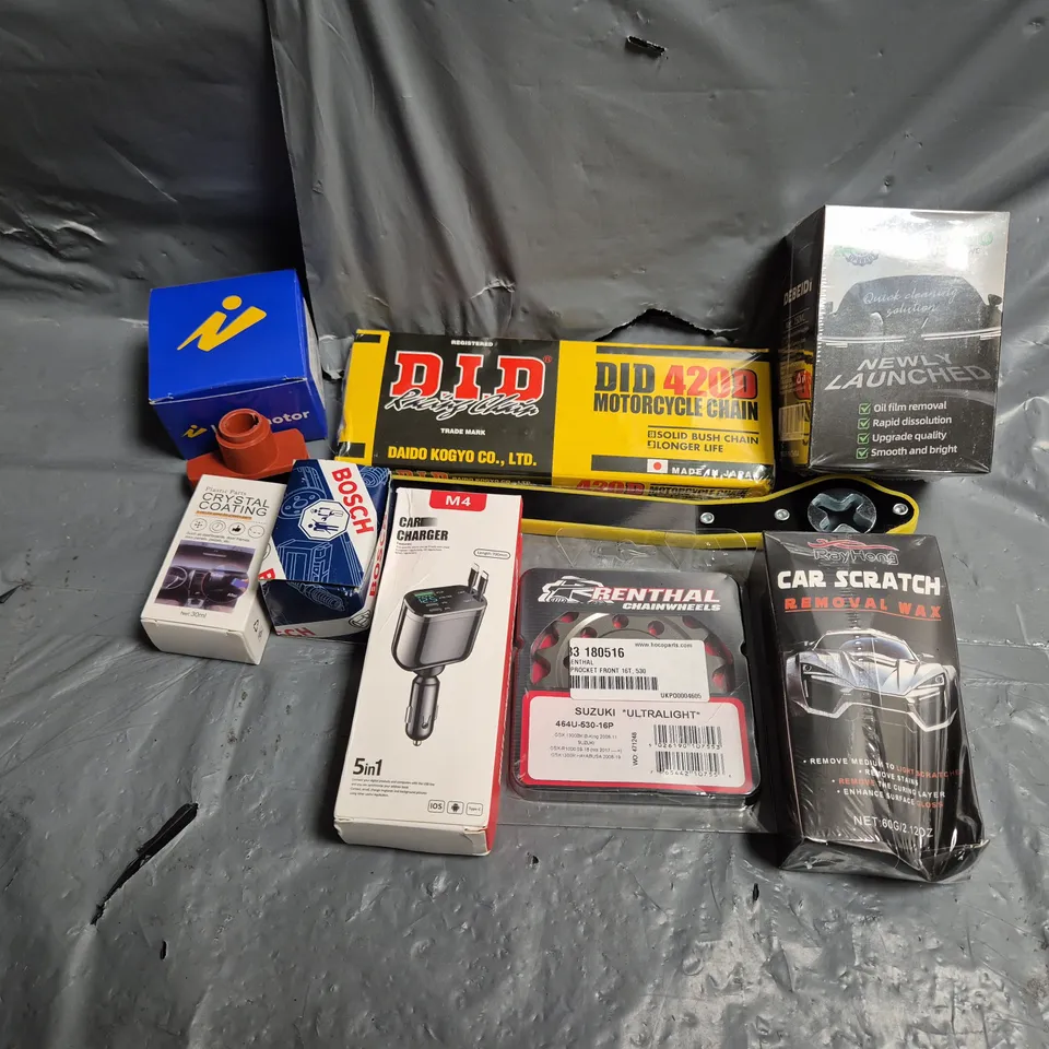 APPROXIMATELY 12 ASSORTED VEHICLE PARTS & ACCESSORIES TO INCLUDE MOTORCYCLE CHAIN, OIL FILM 2.0 BRUSH NWE, CAR SCRATCH REMOVSL WAX, ETC