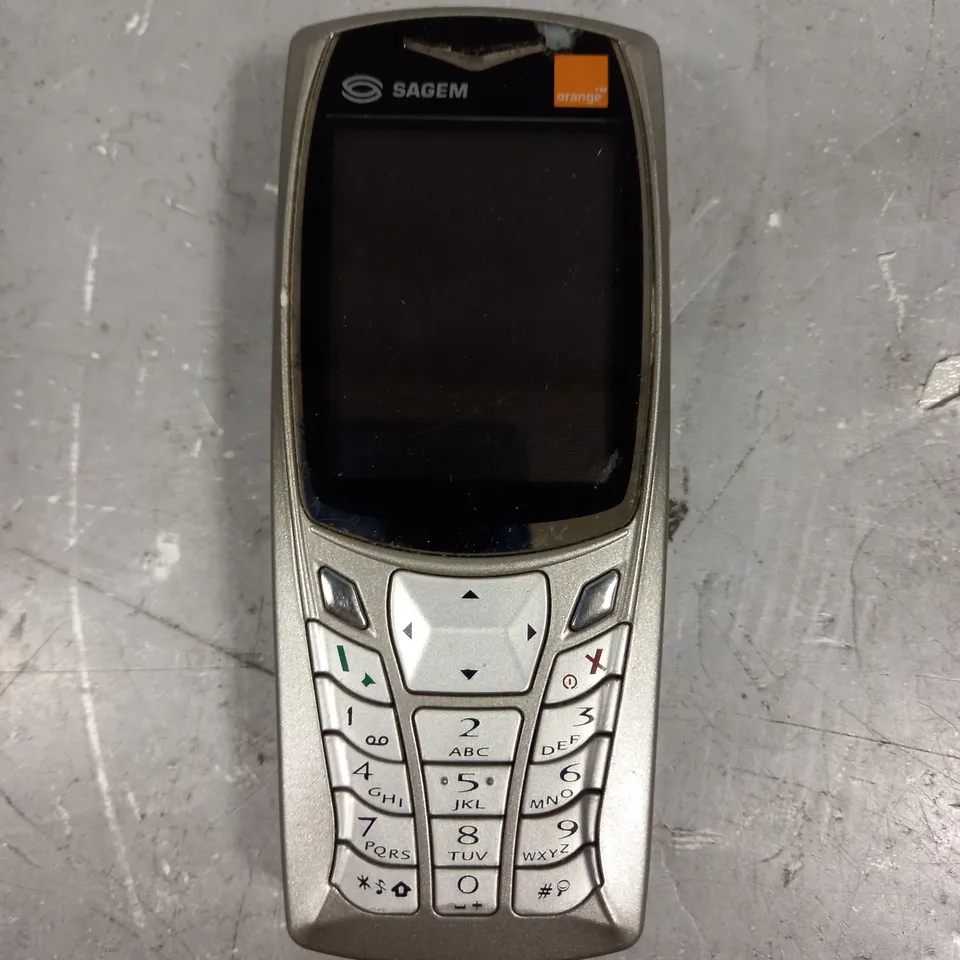 SAGEM MYX-7 MOBILE PHONE 