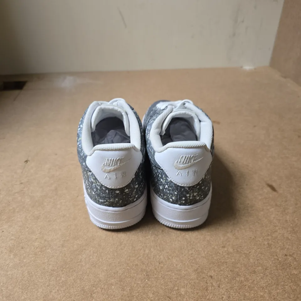 NIKE AIR TRAINERS – GREY SPECKLED MESH UPPER, WHITE SOLE - UK SIZE 9